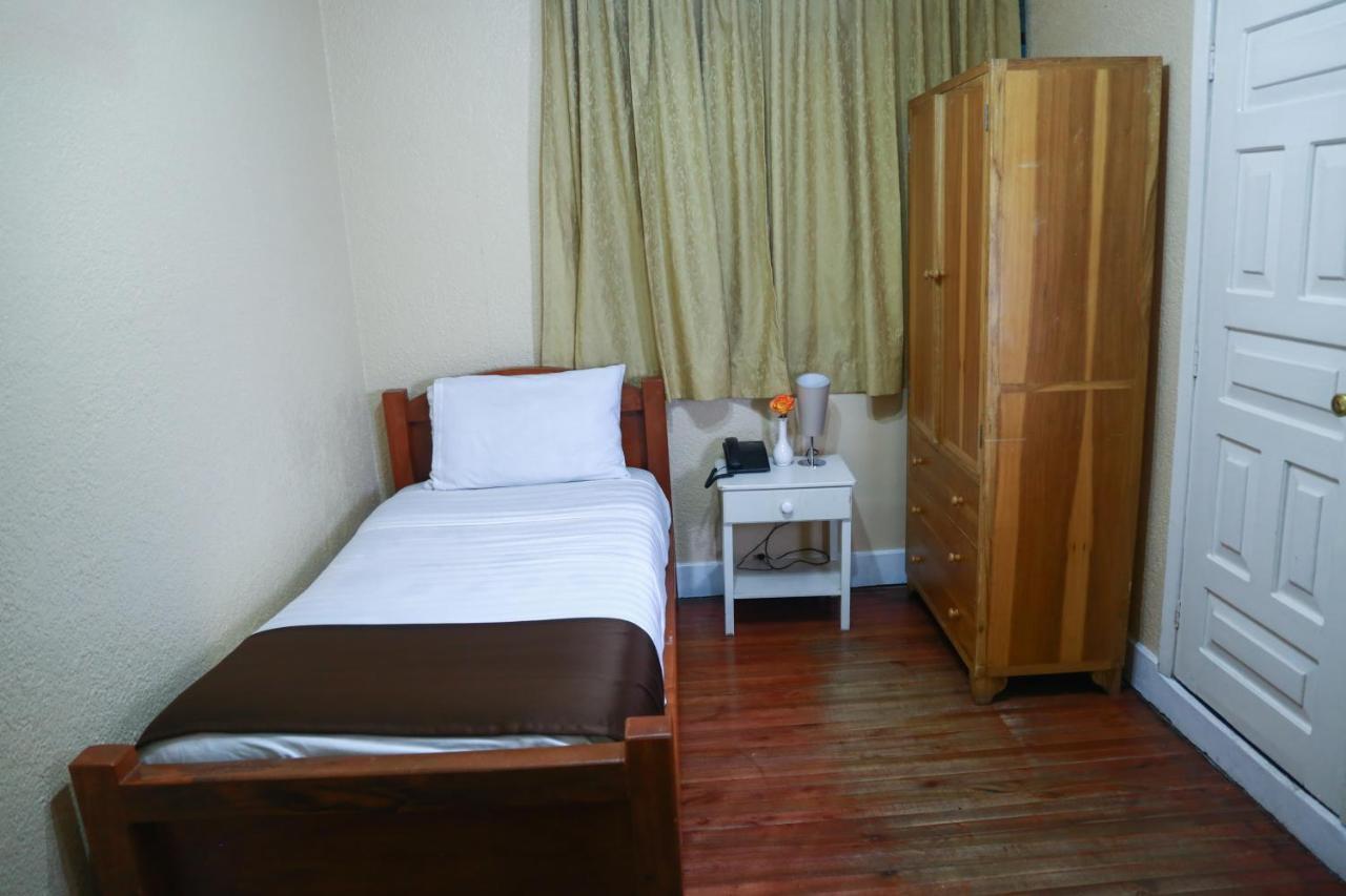 Hostal Loro Verde Quito Kültér fotó